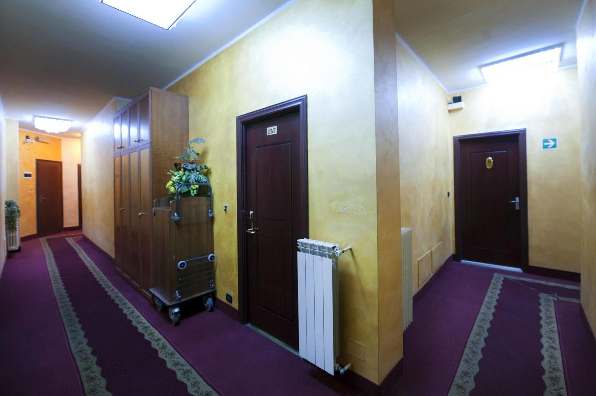Hotel Bengasi Moncalieri Exterior photo